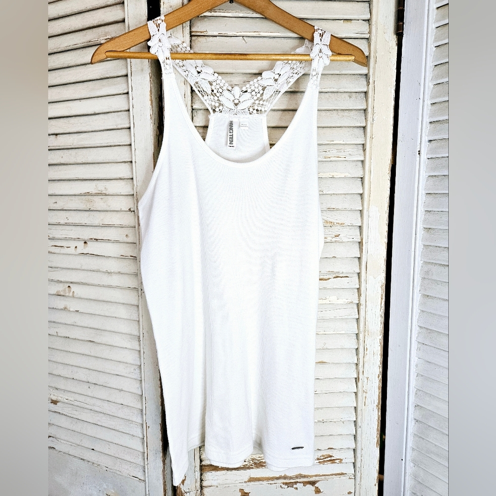 🎉 3 For $15 🎉 Hang Ten ribbed cotton tank with crochet trim L